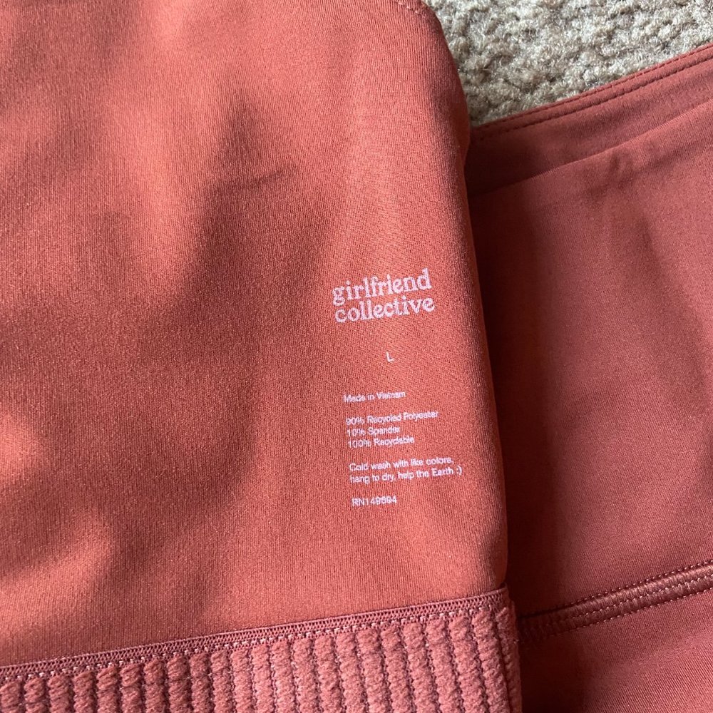 girlfriend collective Rust Bike Shorts and Sports Bra Set - Picture 4 of 7
